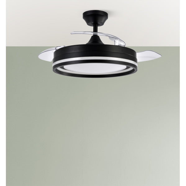 `alt=Ventilador de techo Cerrato Negro 72W de Abrila con motor DC, aspas retráctiles y LED integrado y regulable para interior doméstico`

(Generado en español para SEO).