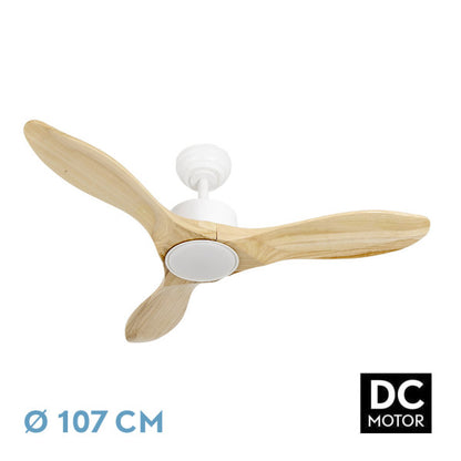 Alt Text: Ventilador de techo DC Segre 24W en color blanco haya, proveniente de la marca Abrila, modelo 209191368. Este ventilador está equipado con un motor DC de ahorro energético, cuenta con control remoto y luce un LED integrado, perfecto para interiores domésticos.