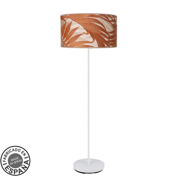 Lámpara de pie de salón Moda en blanco caldera, modelo Abrila 212441021, diseño moderno de metal y textil para decoración interior, iluminación hogar fabricada en España