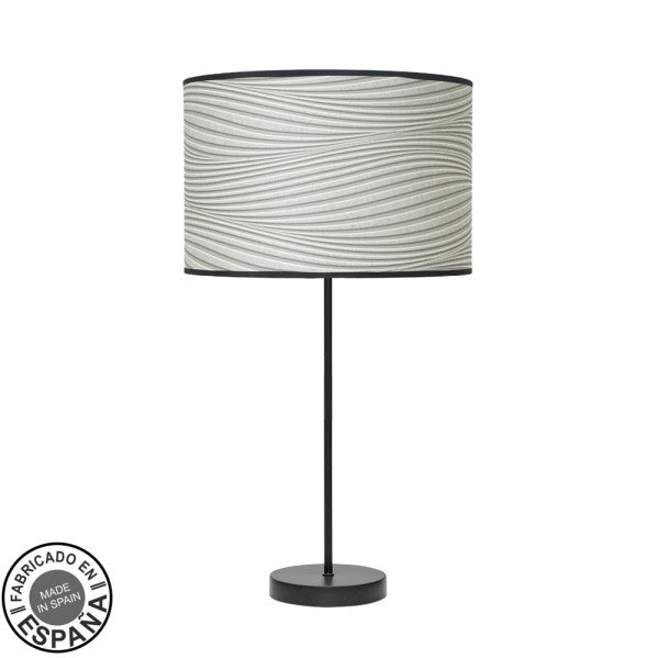 Lámpara de sobremesa Alto Moda en negro y surco gris de Abrila, diseño moderno de metal y textil con casquillo E27, iluminación para interiores domésticos fabricada en España