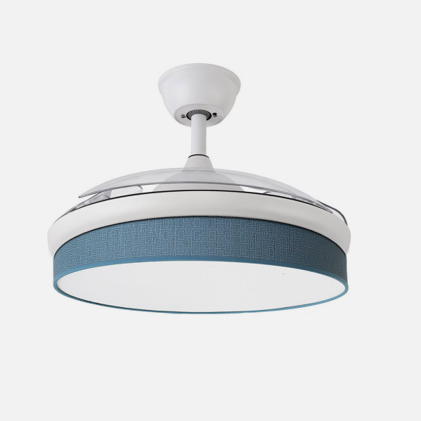 Un alt text optimizado para SEO debería incluir palabras clave relevantes y describir claramente el producto. Aquí tienes un ejemplo:

Abrila ventilador de techo DC Moda 72W de 108 cm en color blanco y azul con ilumiación LED y aspas retráctiles para uso interno en verano e invierno.