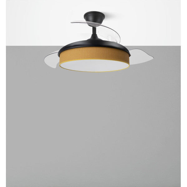 Ventilador moderno negro/yellow de techo con LED integrado ajustable, ideal para ambientes interiores. Se caracteriza por su motor DC eficiente de 72W y sus aspas retráctiles, brindando un diseño elegante para cualquier espacio doméstico, lo que fortaleza el aspecto MODA. El modelo Abrila ai2 ofrece una estética combinada con funcionalidad superior para combinar con cualquier decoración. Ventilador acentuado en color negro y amarillo, medida 108 cm.
