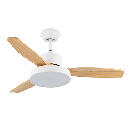 ```html
<img src=ruta/imagen-ventilador-techo-kavala.png alt=Ventilador de techo DC Kavala 48W Blanco/Haya con 6 velocidades, mando a distancia y LED integrado de Abrila />
```

Este alt text está diseñado para incluir las palabras clave más relevantes y describir claramente el producto, lo cual es óptimo para SEO.