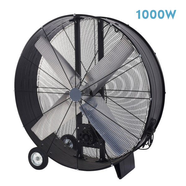 Ventilador Industrial Maximum 1000W Negro 112cm de Abrila, modelo 213371109, potente y eficiente para uso industrial en interiores. Fabricado en aluminio y metal, con diseño robusto y alta movilidad. Perfecto para asegurar una circulación de aire constante en entornos de trabajo exigentes.