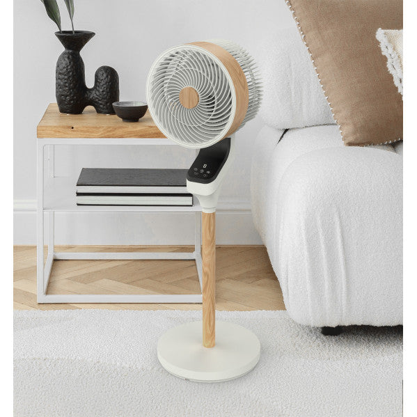`alt=Ventilador de Pie Bizancio Blanco/Haya 50W de Abrila, modelo 236941068, oscilante con temporizador, ideal para interiores domésticos, fabricado en metal, ABS y policarbonato`