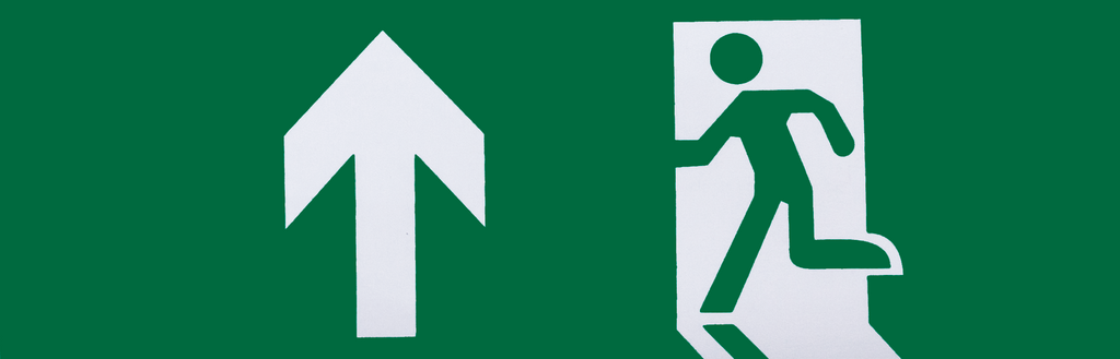 Adhesivo de Salida de Emergencia Adelante en blanco y verde – Fabrilamp A124SALIDAADELANTE; señal de seguridad para oficinas, policarbonato e iluminación técnica