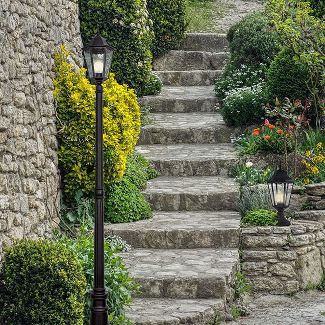Farola de jardín con protección IP34, ideal para caminos