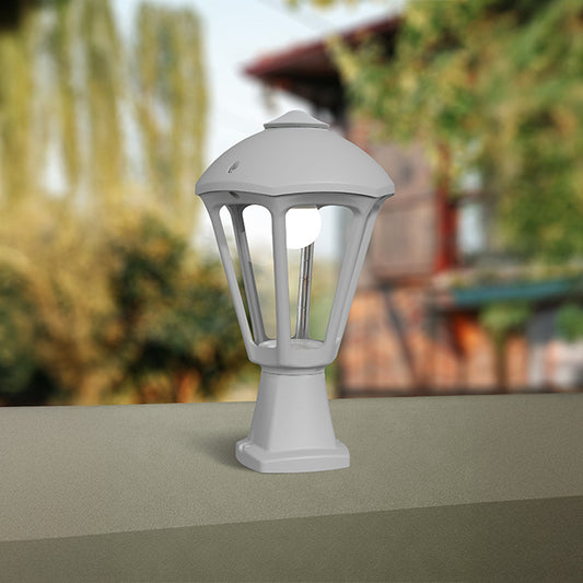 Farola SANDRO fabricada en Resina color Blanco con difusor PMMA