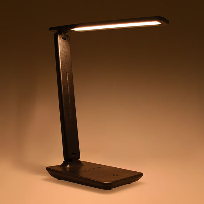 Flexo Belair fabricado en ABS color Negro, ideal para iluminar tu mesa