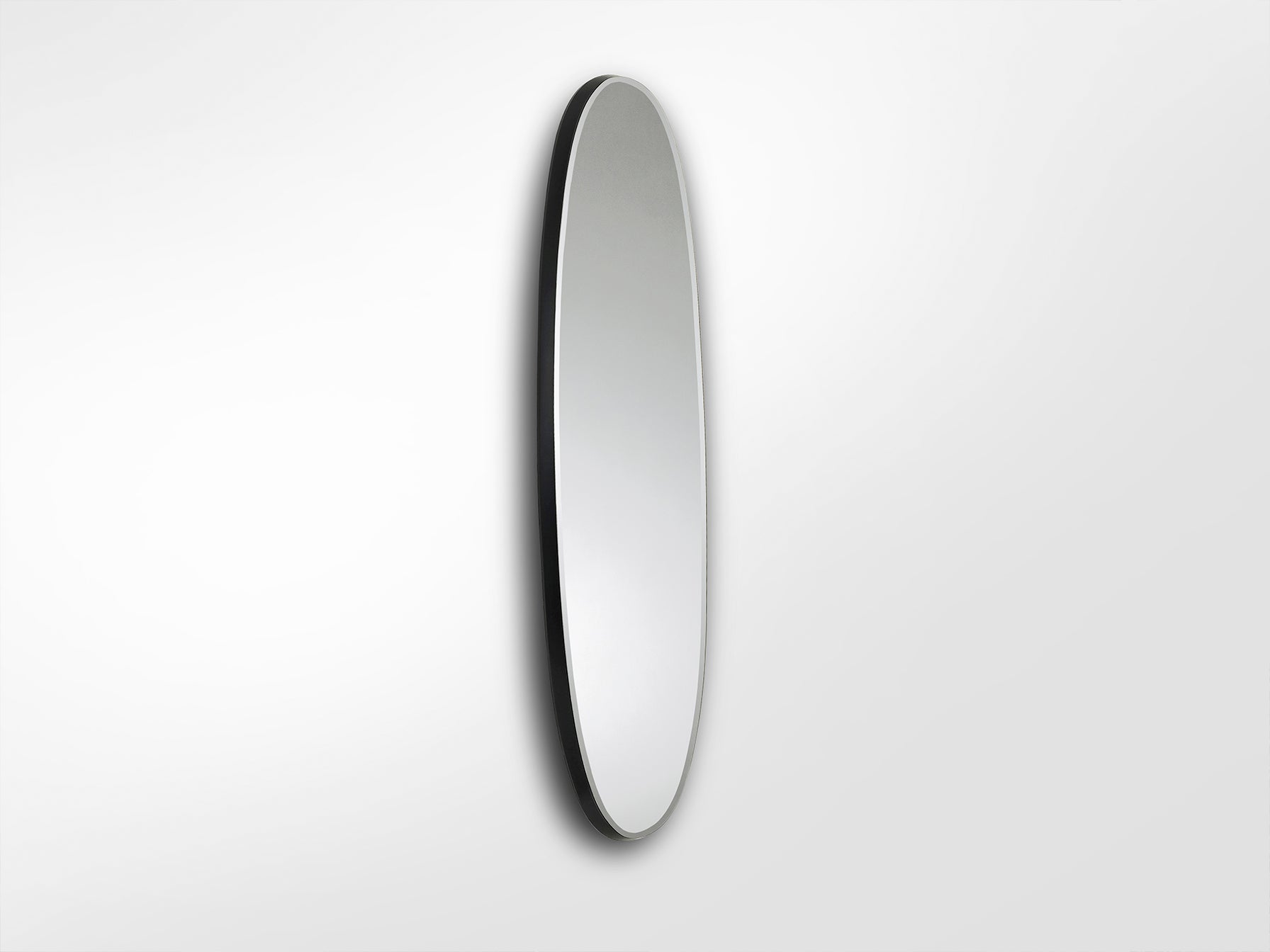 Espejo ovalado negro Aries 136x36 cm para recibidor o salón - Diseño moderno y minimalista de Schuller con marco de DM y cristal.