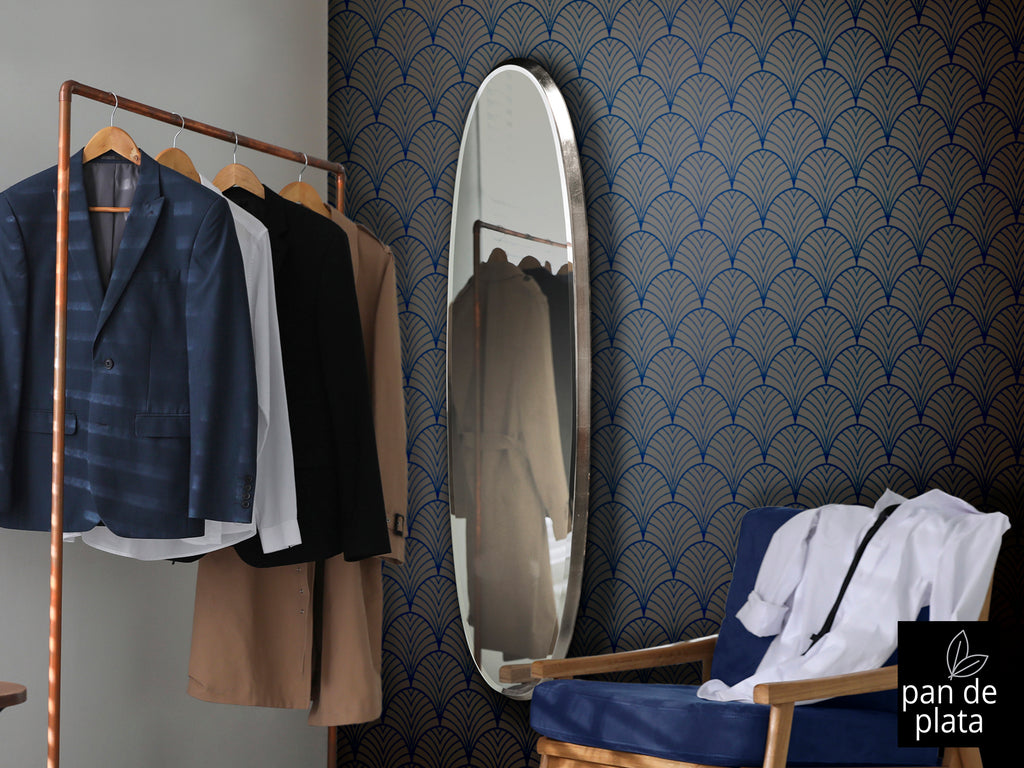 Espejo ovalado Aries 136x36 con marco en pan de plata, estilo Art Decó. Decoración moderna para el hogar, fabricado por Schuller (119474).