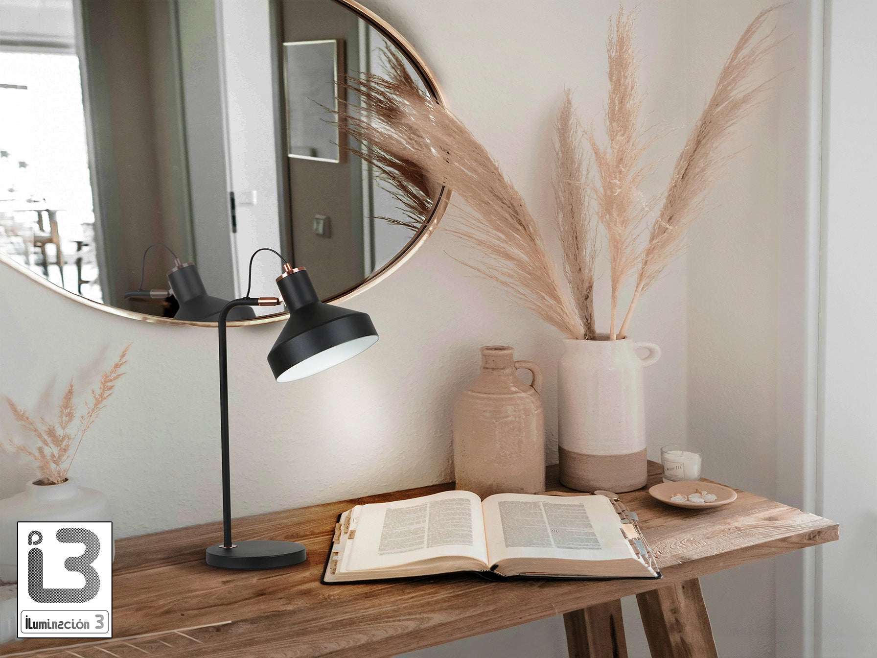 Lámpara de sobremesa Irias negro-cobre de Schuller (12519) - Diseño industrial moderno con detalles en cobre para dormitorio o salón.