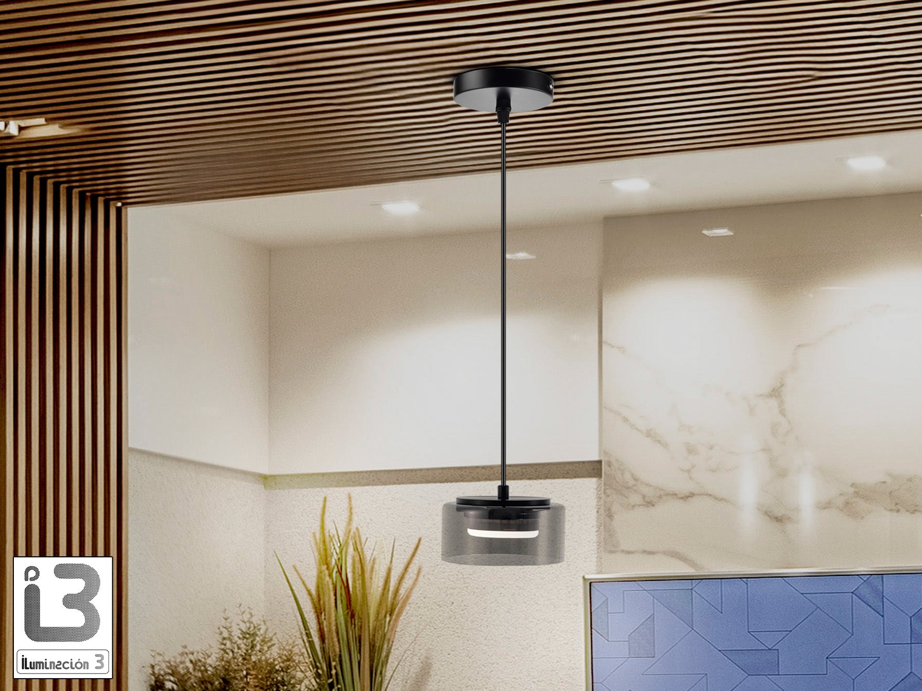 Lámpara colgante Olaia negra smoky de Schuller en comedor moderno, fabricada en metal y cristal, ideal para dormitorio o salón.