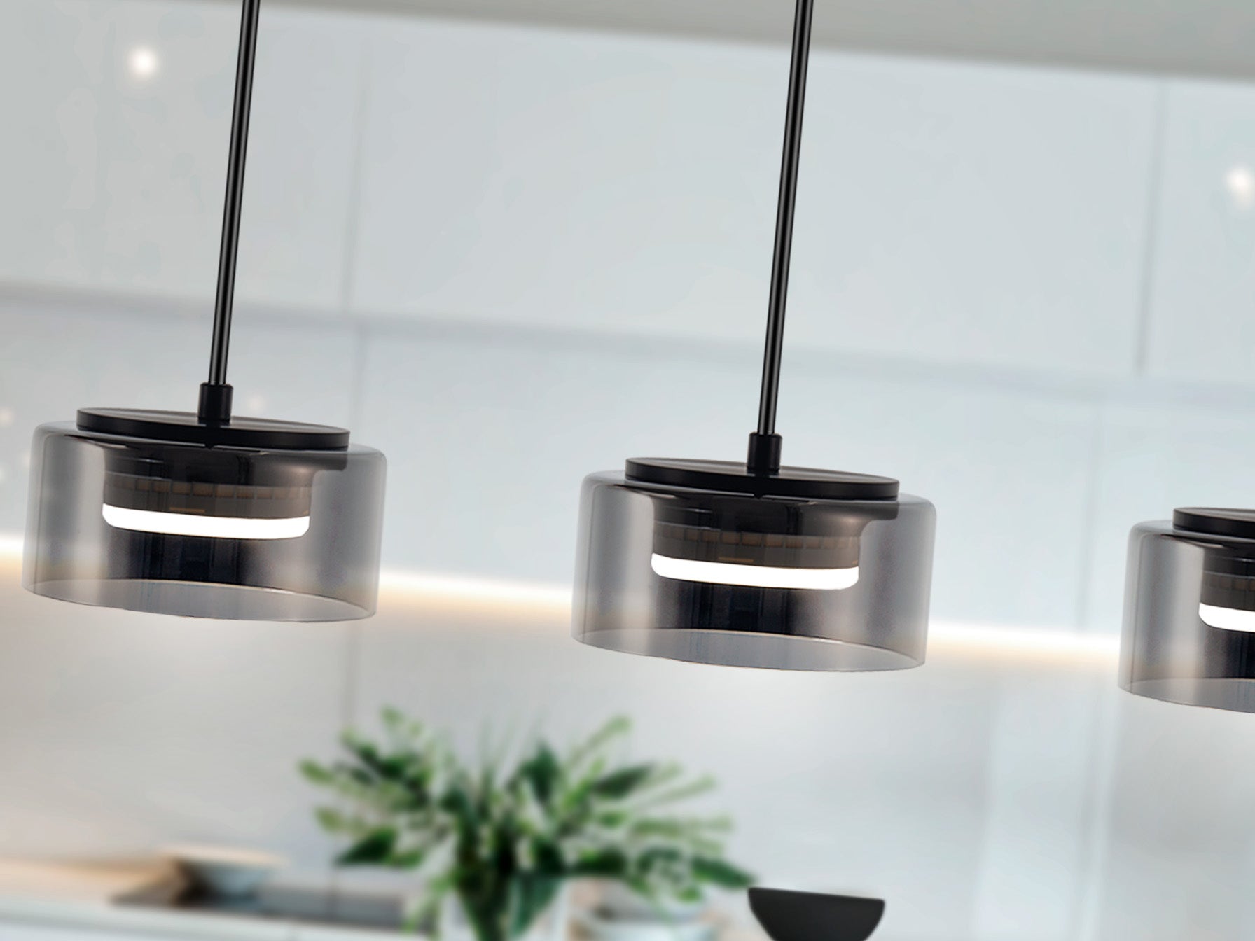 Lámpara de techo Olaia negro mate con cristal Smoky, diseño moderno para salón y comedor | Schuller 12670