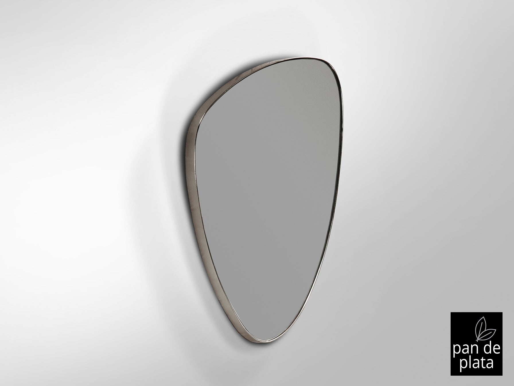 Espejo Orio Triangular Pan de Plata Schuller 84x55 cm - Decoración Glam y Moderna para Salón y Recibidor