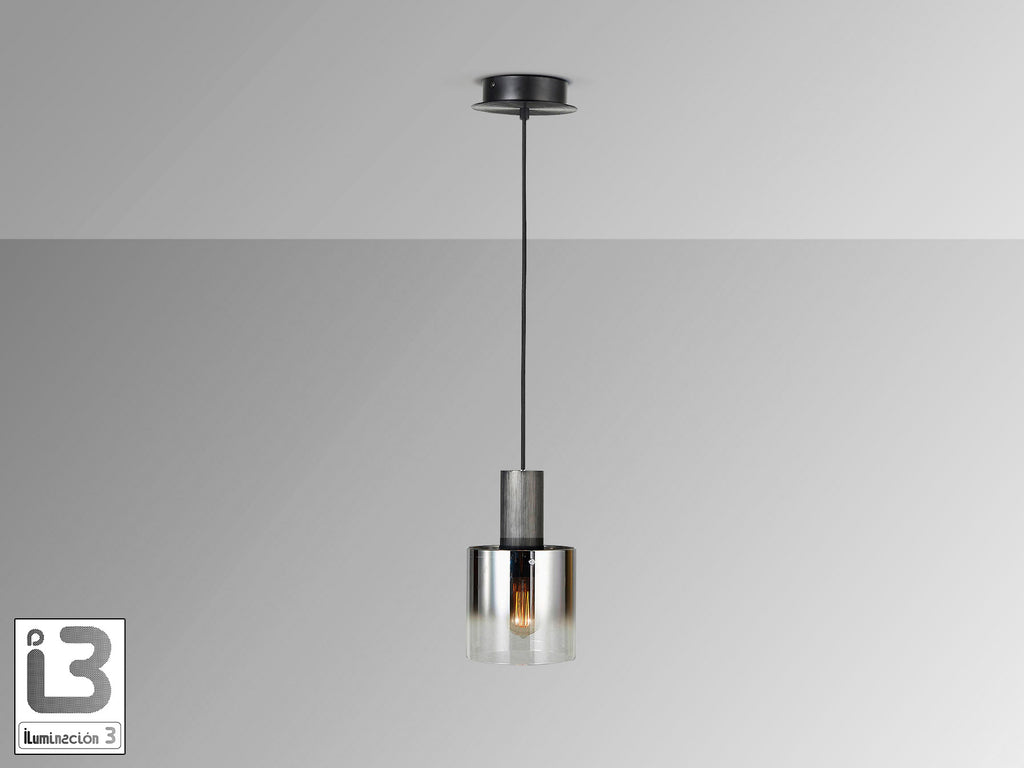 Lámpara de techo Venize negro satinado y smoke de Schuller (12809) colgando en un comedor moderno, con detalles de cristal y metal, ideal para salones de estilo industrial.