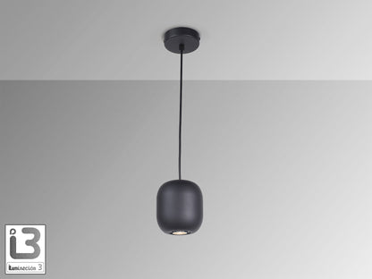 Lámpara colgante I3-NIMES negro mate de Schuller en cocina, comedor o salón. Diseño industrial y moderno con acabado mate y regulable. Utiliza bombillas GU10.