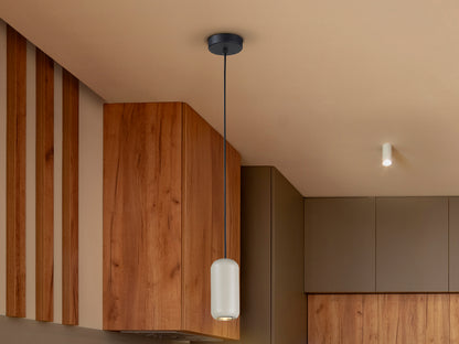 Lámpara colgante Nimes negro-gris de metal para comedor o salón de estilo industrial y minimalista. Diseño de Schuller con acabado en negro y gris.