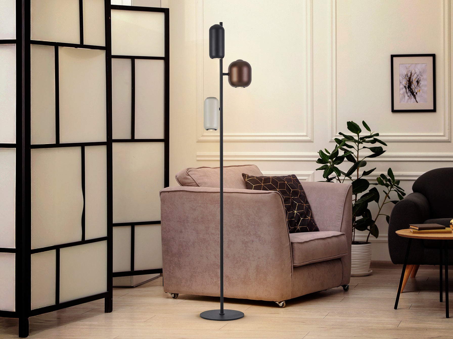 Lámpara de pie I3-Nimes de Schuller en negro, marrón y gris: diseño moderno y multicolor con estructura de metal para iluminación interior.