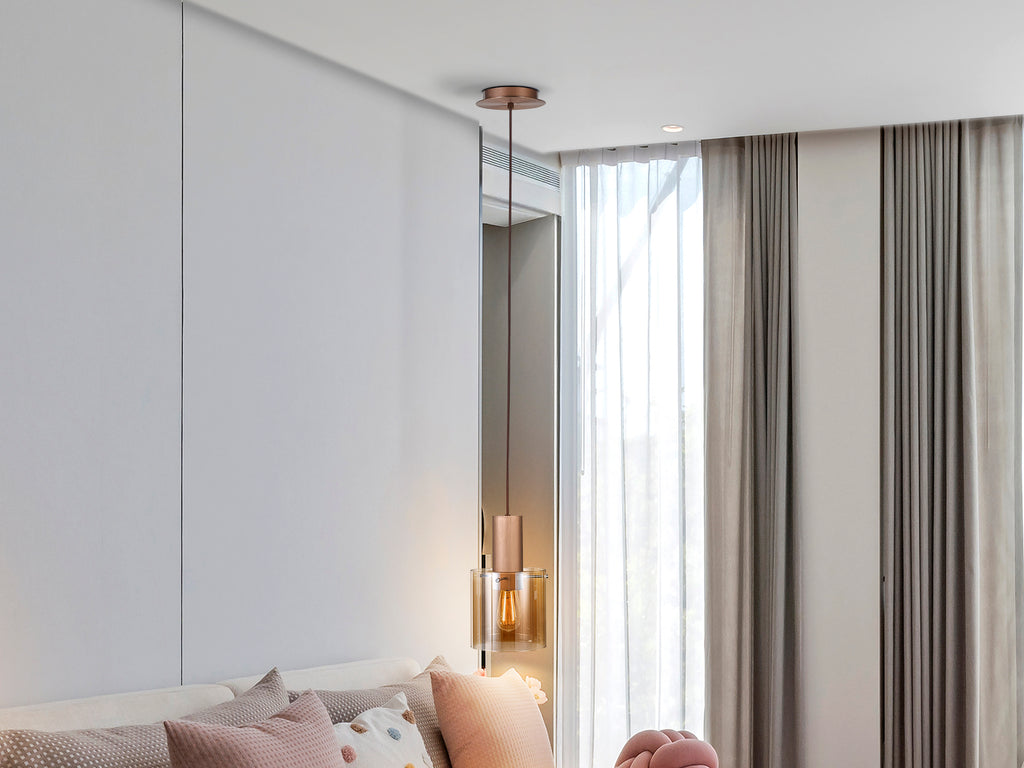 Lámpara colgante Venize cobre ámbar Schuller 12973: elegante lámpara de techo moderna de metal y cristal, regulable en altura para iluminación interior.