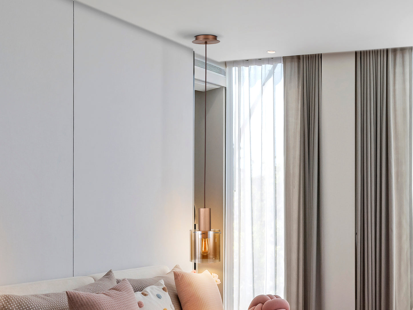 Lámpara colgante Venize cobre ámbar Schuller 12973: elegante lámpara de techo moderna de metal y cristal, regulable en altura para iluminación interior.