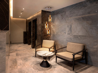 Lámpara de techo Venize cobre y ámbar de Schuller para salón, estilo industrial y mid-century, con detalles en cristal y metal. Modelo 12980.