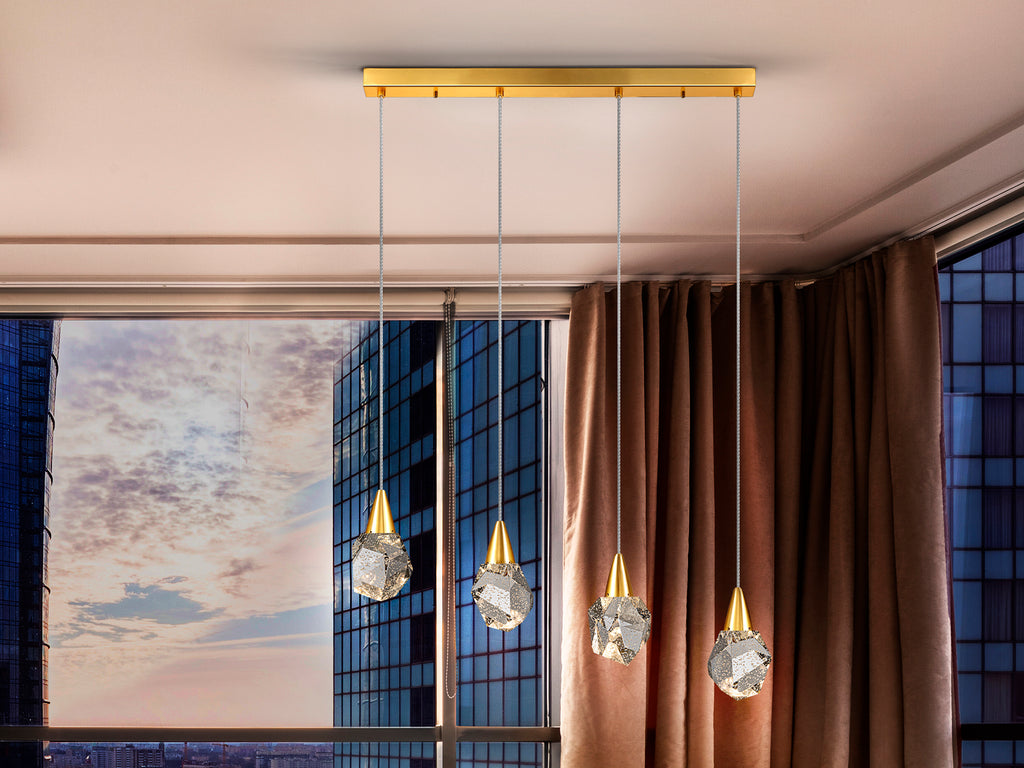 Lámpara de techo Aquaria oro mate con 4 luces LED, diseño moderno y regulable en altura, ideal para comedor o salón. Producto de Schuller (157155) con detalles en cristal.