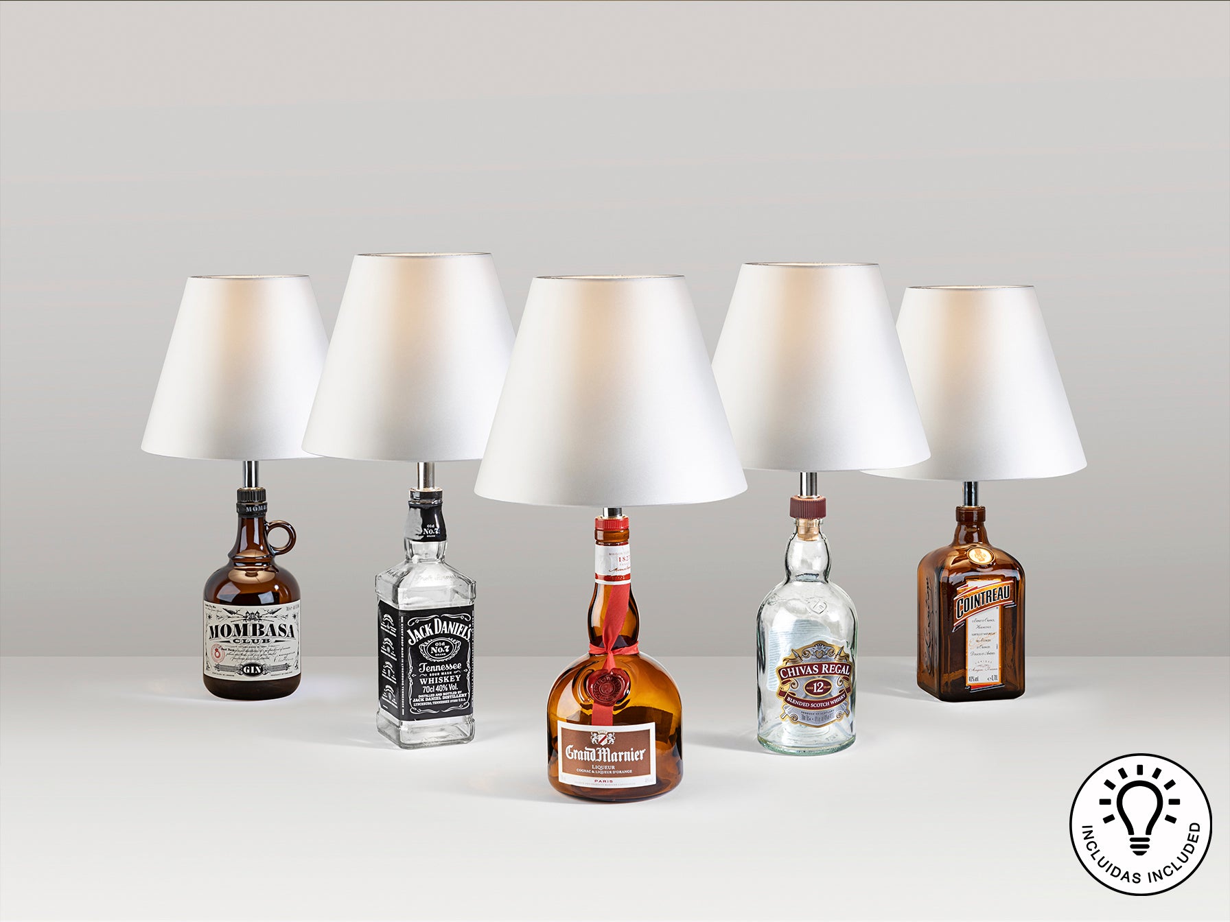 Kit de sobremesa Schuller 167239 con pantalla blanca y base cromada. Lámpara de botella moderna para salón, ideal para proyectos DIY. Diseño en metal y tejido.