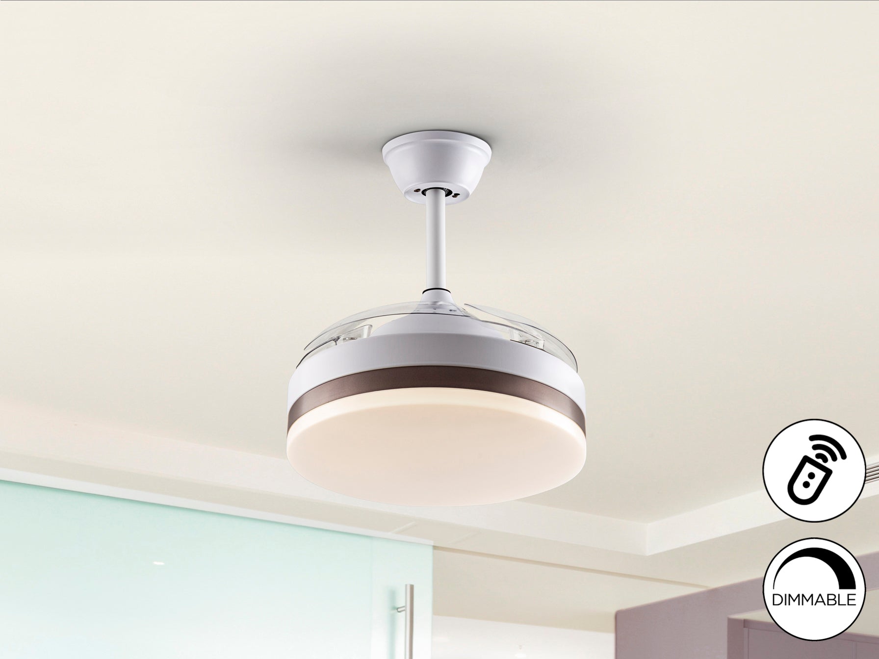 Ventilador de techo Vento Mini blanco y bronce Schuller con aspas escamoteables, luz LED regulable, motor DC y temporizador, ideal para dormitorio o salón (40cm).