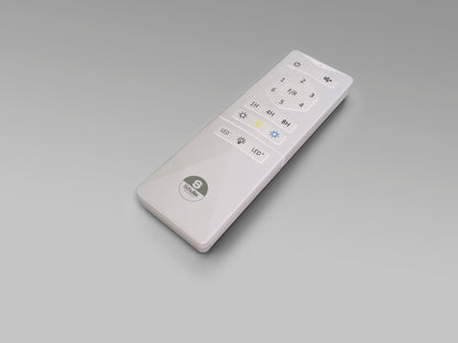 Ventilador de techo Venturi negro con aspas escamoteables, luz LED dimable y motor DC para salón. Diseño moderno de Schuller con detalles en metal y acrílico. Ideal para ambientes industriales.