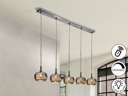Lámpara de techo Arián 5L dimable cromada de Schuller, ideal para comedor o salón moderno y lujoso, con detalles de cristal. Modelo 193539D.