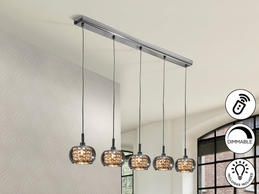 Lámpara de techo Arián 5L dimable cromada de Schuller, ideal para comedor o salón moderno y lujoso, con detalles de cristal. Modelo 193539D.