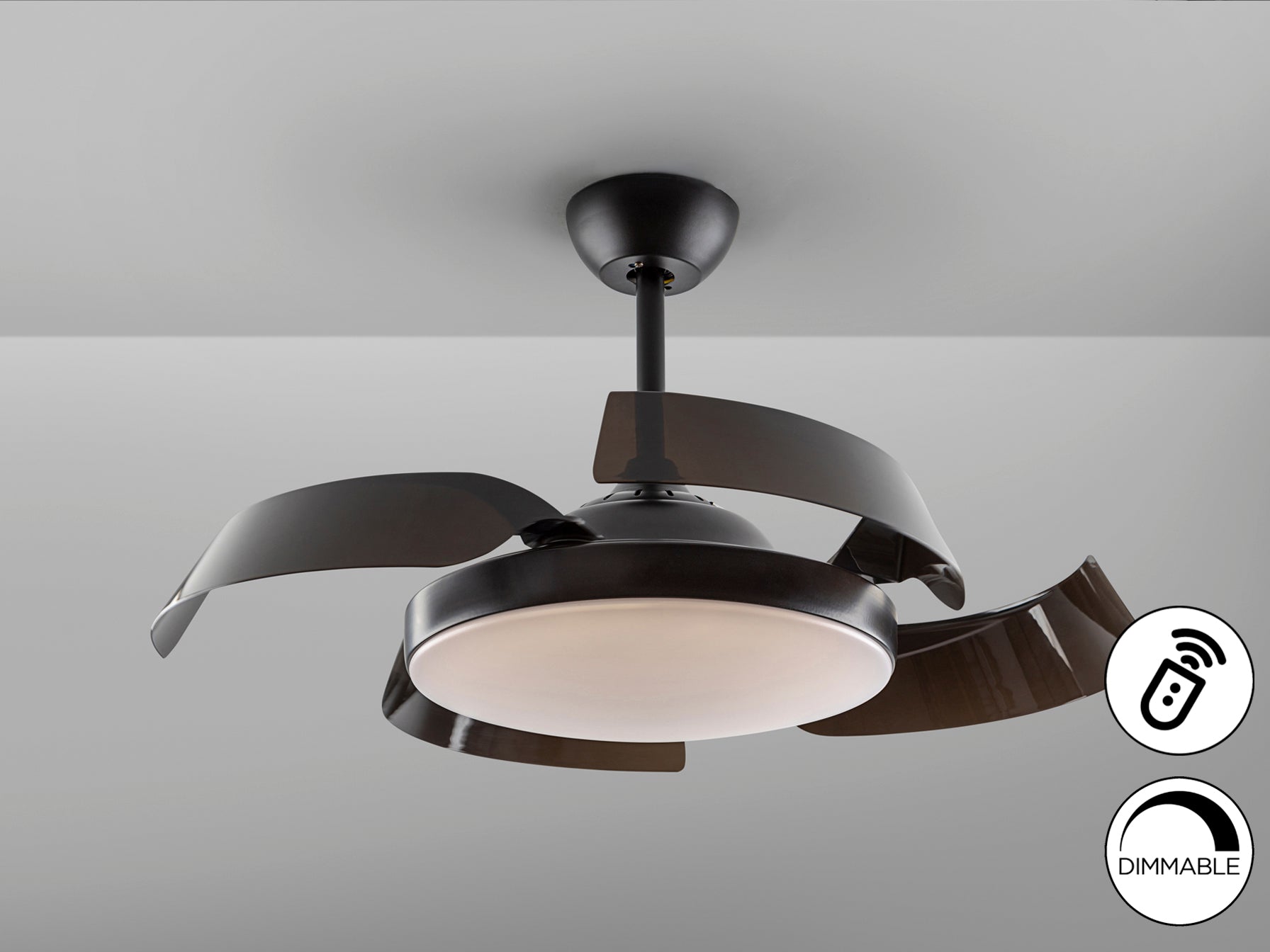 Ventilador de techo Enzo Dim negro con luz LED y aspas retráctiles para salón y dormitorio. Diseño moderno y minimalista de Schuller, con motor DC silencioso, 3 temperaturas de color, dimable y temporizador. Ideal para ambientes industriales.