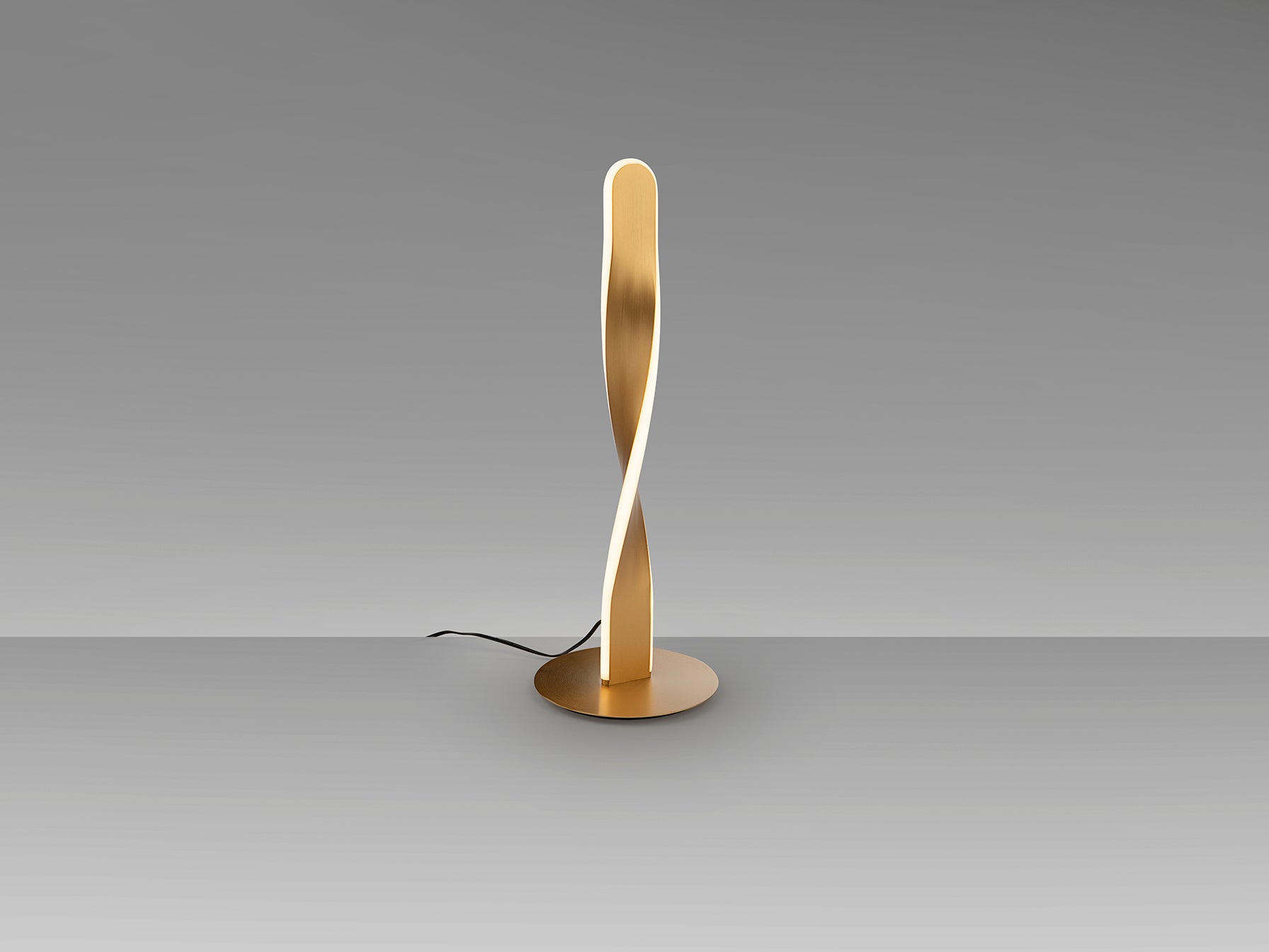 Lámpara de sobremesa Twist Oro Schuller 219473, diseño moderno e industrial sofisticado en metal con acabado oro cepillado, ideal para salón, dormitorio y escritorio.