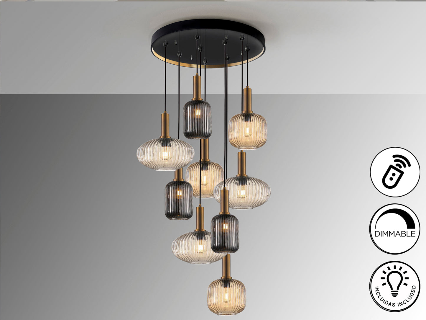 Lámpara de techo Norma Schuller con 9 luces, diseño moderno en negro y latón con cristal, dimmable y regulable en altura para salón.
