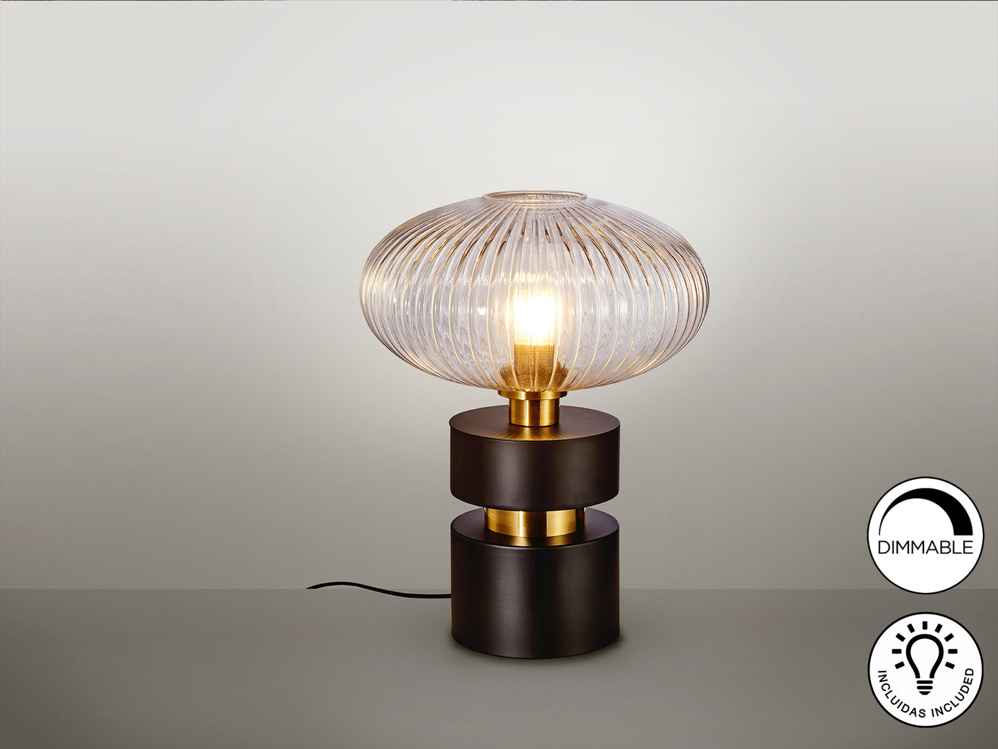 Lámpara de sobremesa Norma negro-latón Schuller, diseño industrial moderno con cristal, ideal para dormitorio y salón.