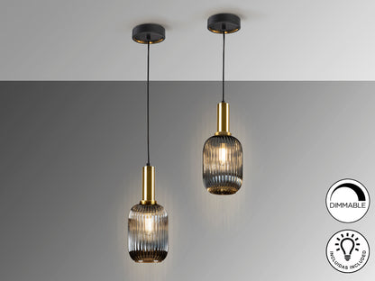 Lámpara colgante Norma 1L Gris Smoke Schuller, diseño moderno industrial, cristal gris smoke, latón satinado y regulable en altura.