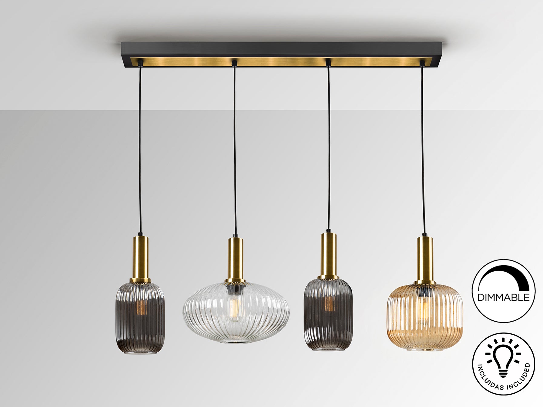 Lámpara de techo NORMA Schuller con 4 luces en negro, latón y cristal, estilo moderno e industrial sofisticado para comedor o salón.