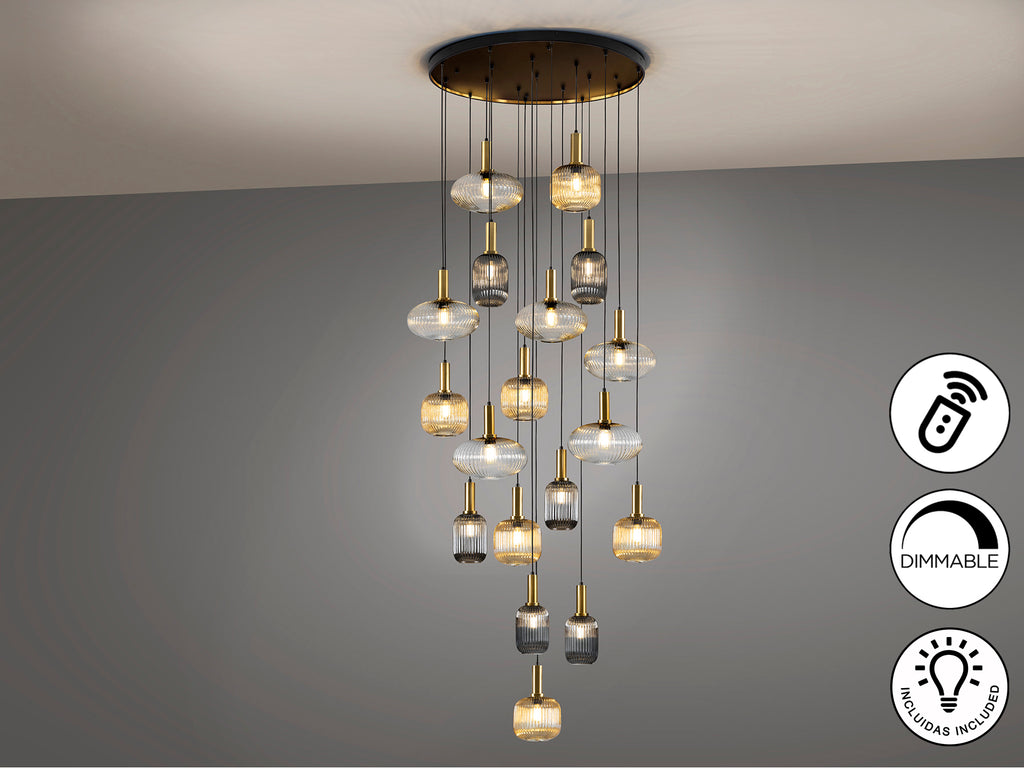 Lámpara de techo NORMA en negro y latón de Schuller, diseño moderno y lujoso con cristal, ideal para comedor o salón, modelo 225892.