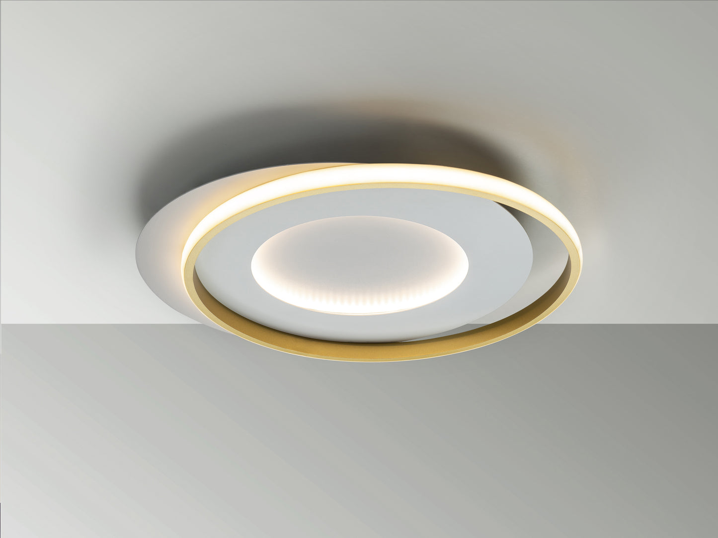 Plafón de Techo LED Limbos en Blanco y Oro, Schuller, diseño moderno para salón.