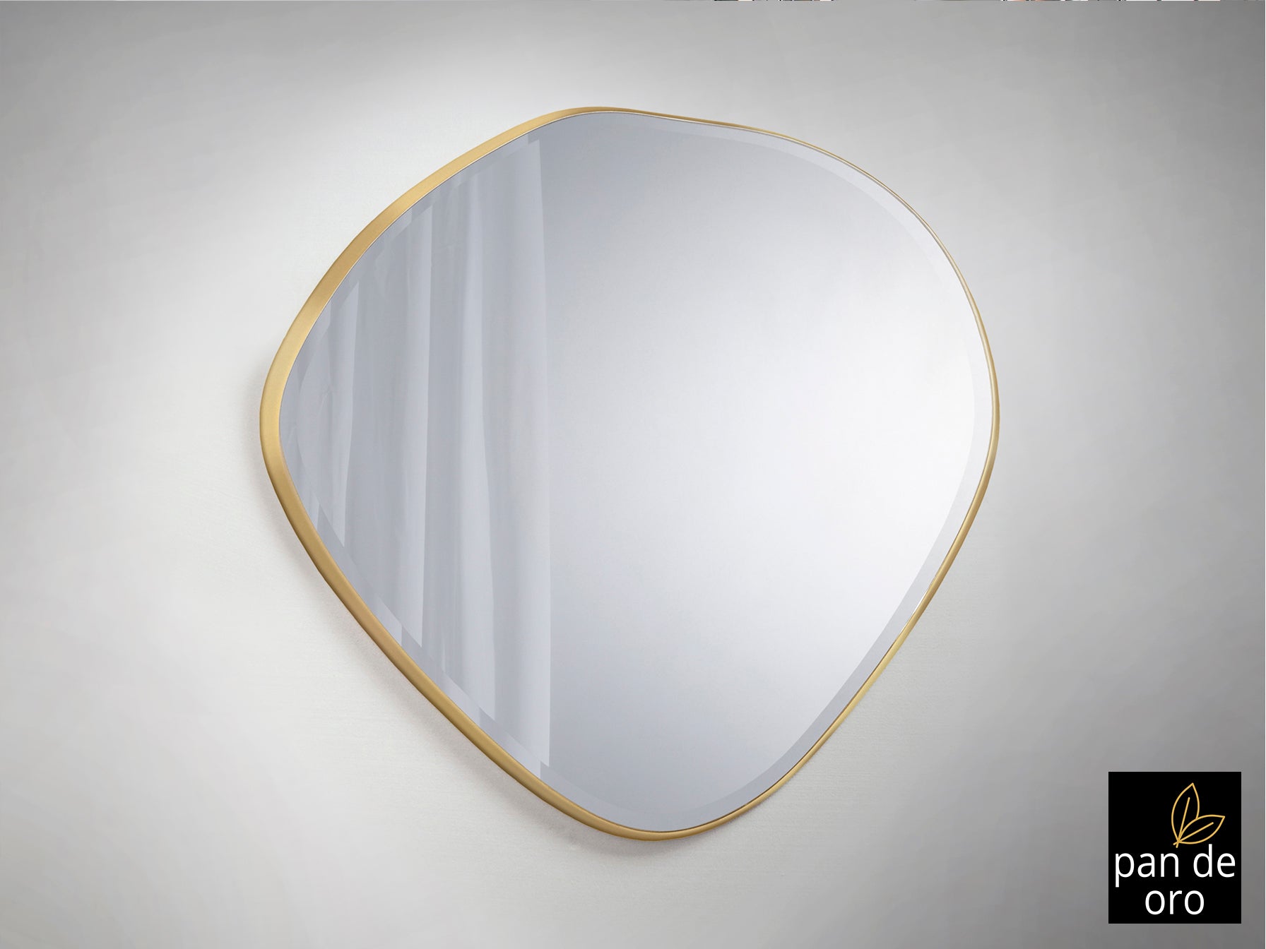 Espejo Mimo 114x110 cm Pan de Oro Schuller, diseño Art Deco y Glam con cristal para decoración de salón.