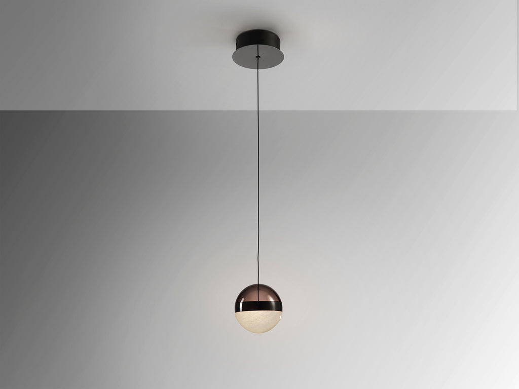 Lámpara colgante Orbes 1L en cromo negro de Schuller, con LED, cristal smoke y mármol, diseño moderno para comedor y salón. Modelo 276139.