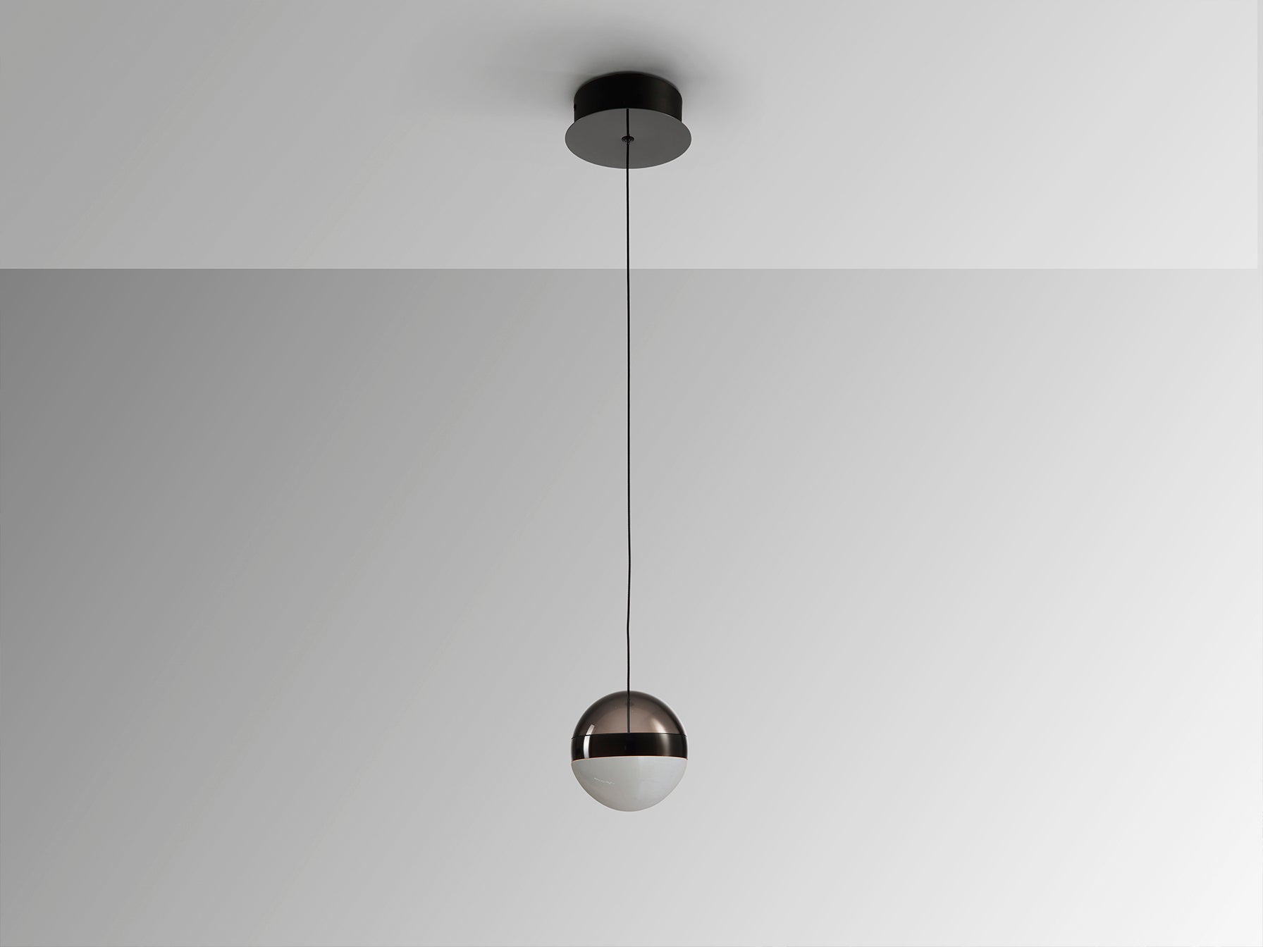 Lámpara colgante Orbes 1L cromo negro Schuller, con LED y diseño moderno en cristal y metal.