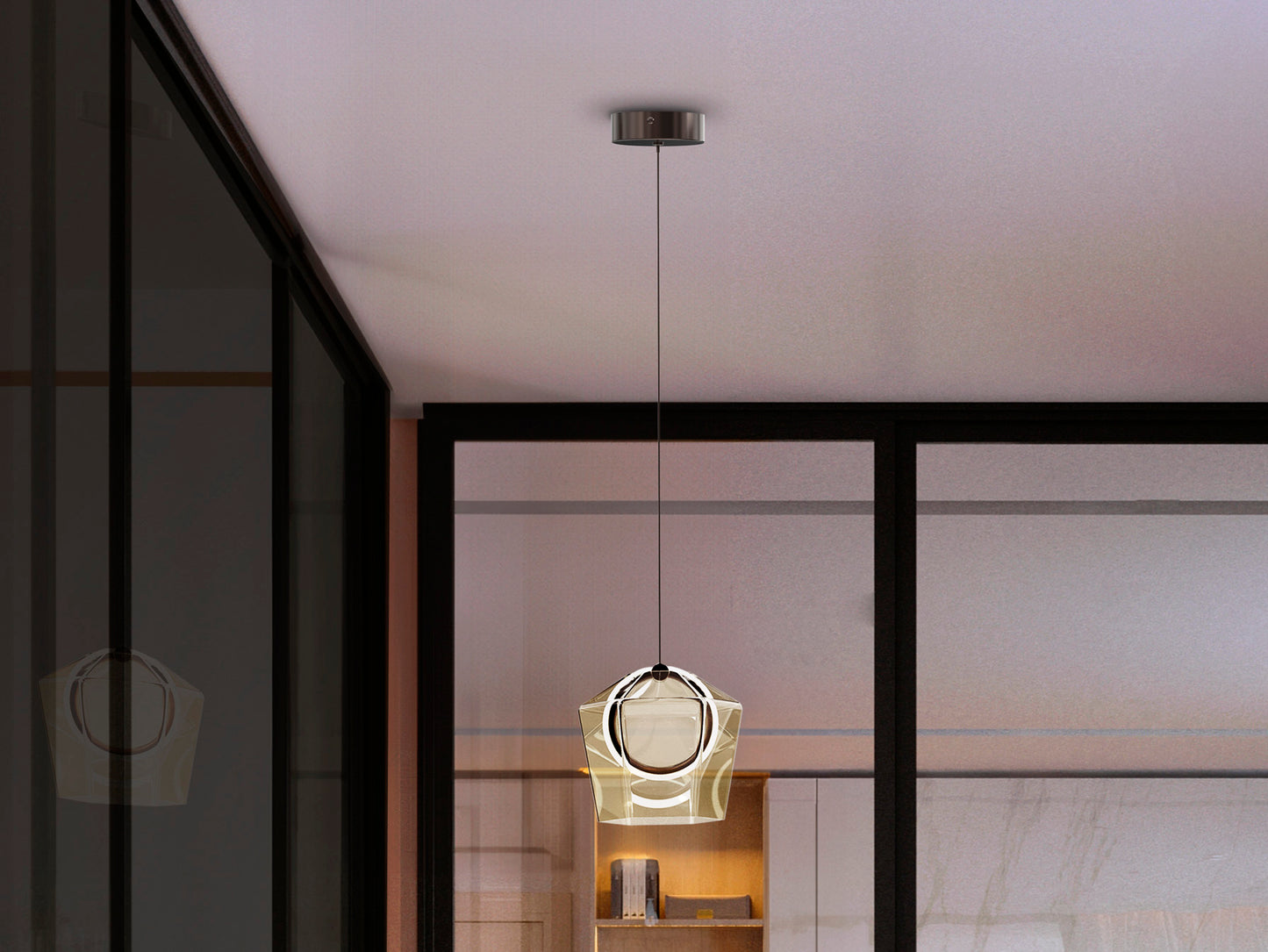 Lámpara colgante Ingrid en bronce oscuro y champán con iluminación LED, de Schuller.