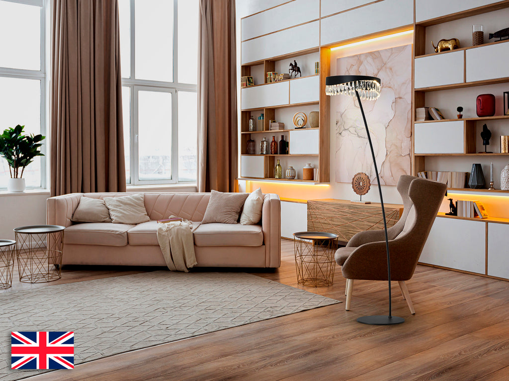 Lámpara de pie Selene negro mate Schuller con cristal facetado, iluminación LED, diseño moderno y glam para salón.