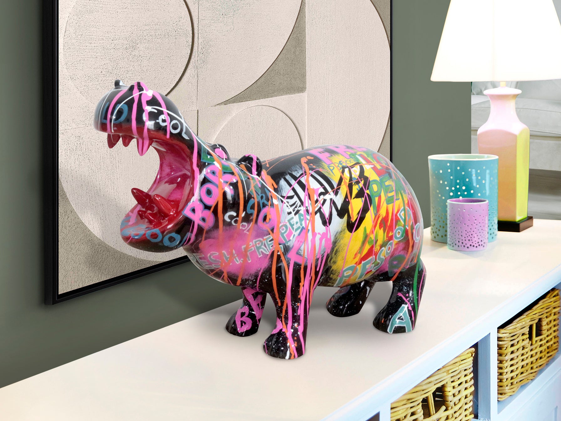 Figura decorativa HIPPO Grafiti Schuller | Escultura moderna multicolor de poliresina con diseño urbano | Decoración hogar