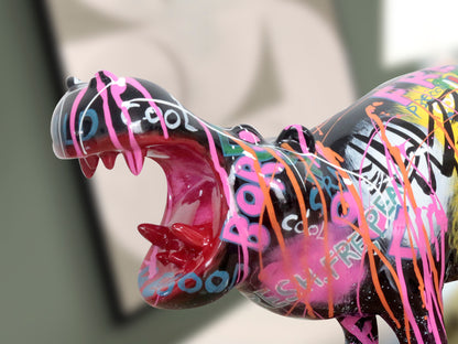 Figura decorativa HIPPO Grafiti Schuller | Escultura moderna de hipopótamo multicolor en poliresina, estilo urbano para decoración del hogar.
