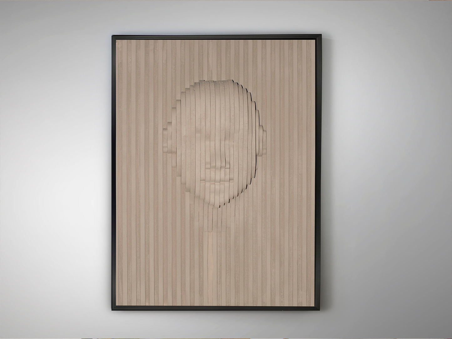Bajorrelieve Beige Face para decoración de pared. Arte contemporáneo en DM y poliestireno, ideal para salón. Diseño minimalista en tonos beige y negro de Schuller.