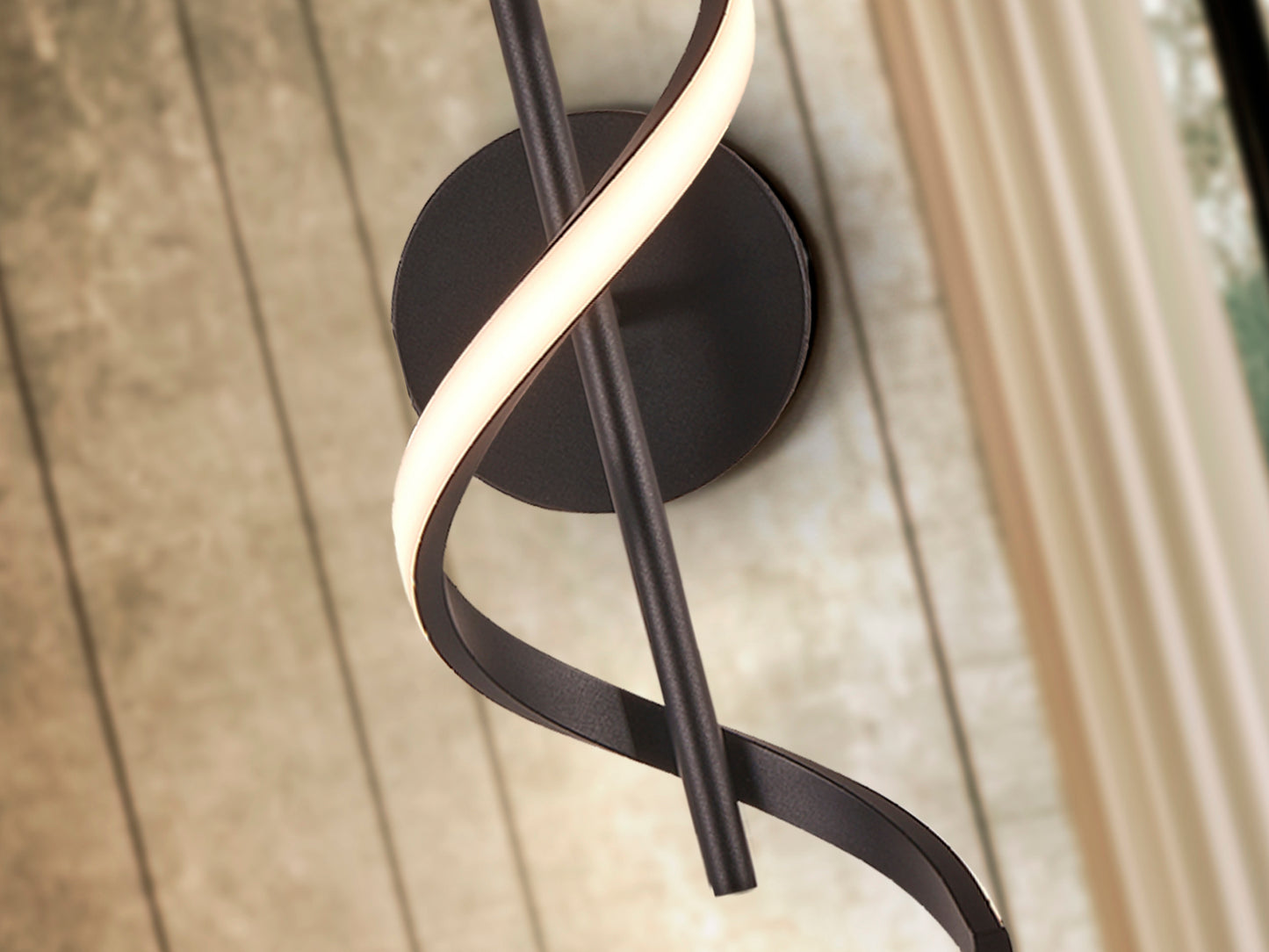 Aplique Boa Negro de aluminio con iluminación LED, diseño minimalista y moderno de Schuller (307897) para techo.