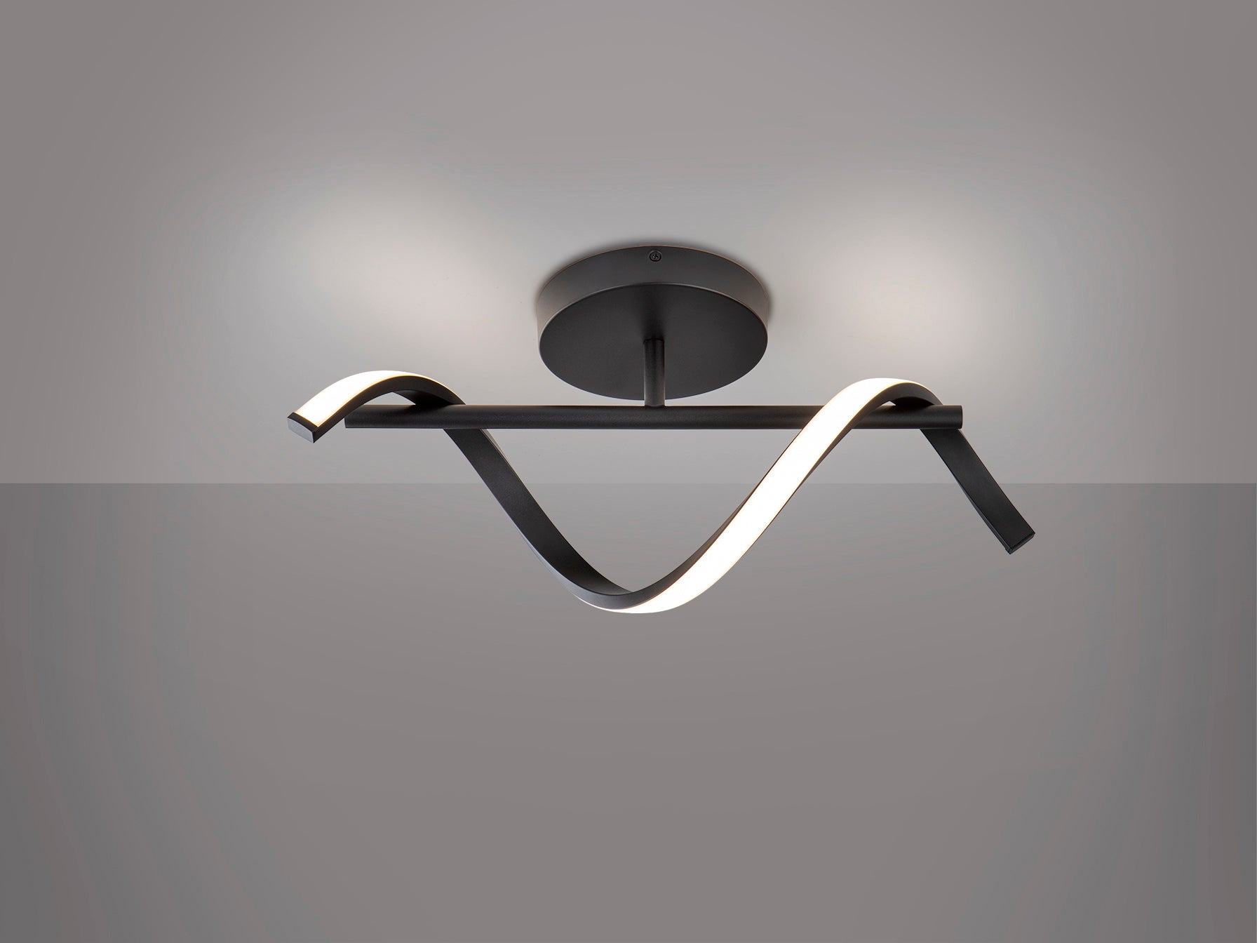 Aplique Boa Negro LED de aluminio y metal de diseño minimalista y moderno de Schuller, modelo 307897, ideal para techo.
